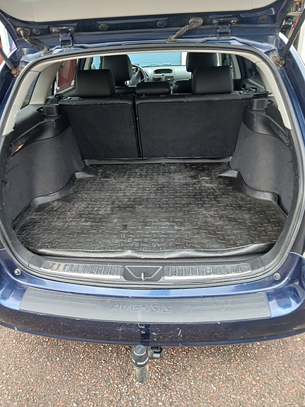 Toyota Avensis 7 of 13