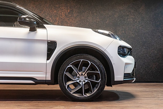 Lynk & Co 01 6 of 29