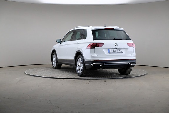 Volkswagen Tiguan 2 of 26