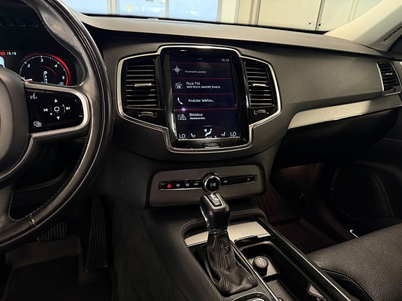 Volvo XC90 16 of 23