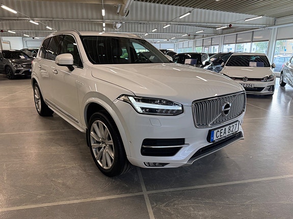 Volvo XC90 2 of 23