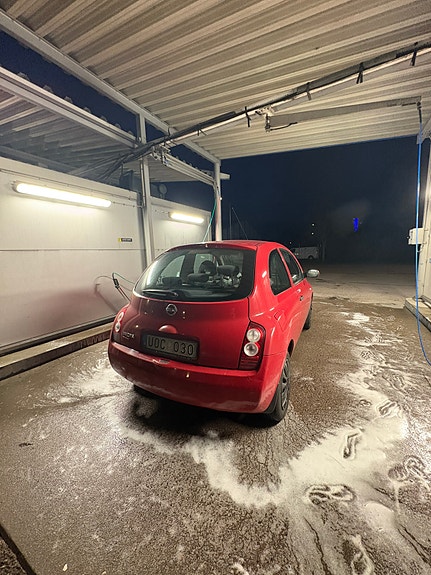 Nissan Micra 4 of 5