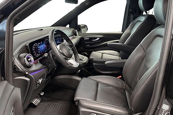 Mercedes-Benz V300 8 of 27