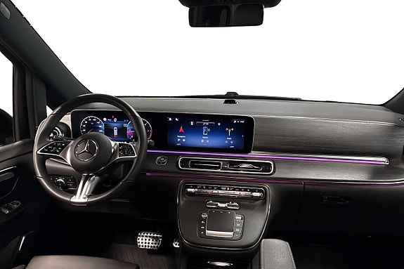Mercedes-Benz V300 9 of 27