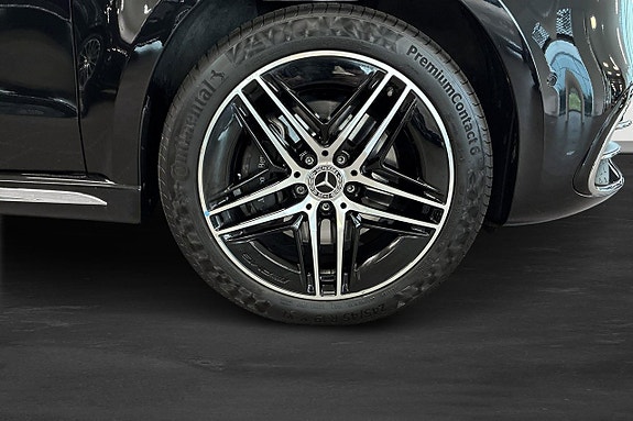 Mercedes-Benz V300 12 of 27