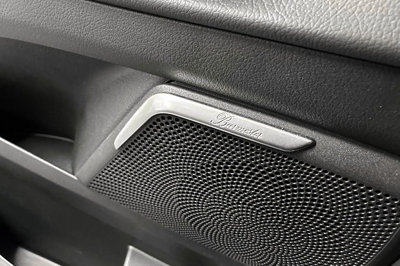 Mercedes-Benz V300 25 of 27