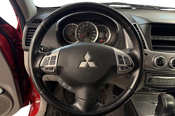 Mitsubishi L200 17 of 18