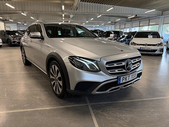 Mercedes-Benz E220 d 2 of 16