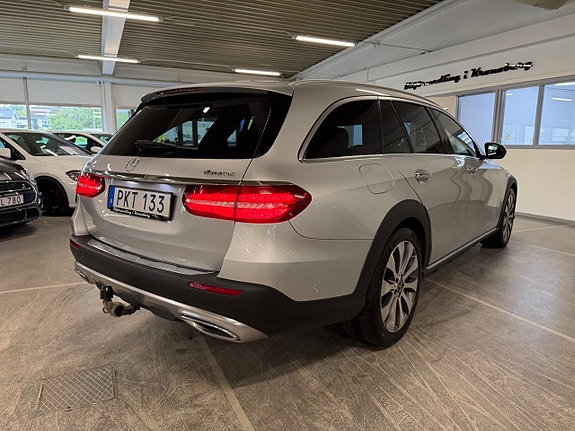 Mercedes-Benz E220 d 3 of 16