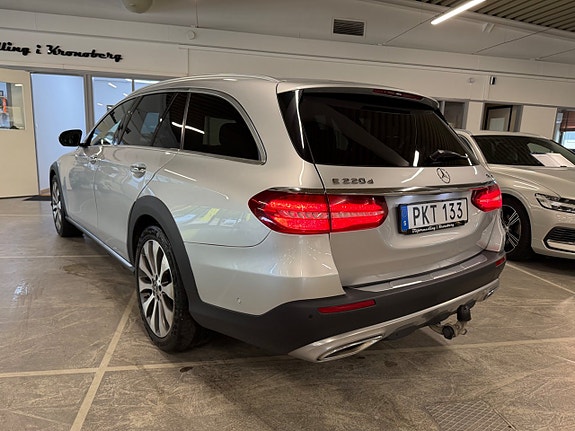 Mercedes-Benz E220 d 4 of 16