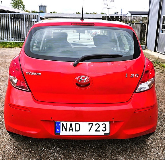 Hyundai i20 8 of 12