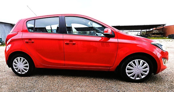 Hyundai i20 7 of 12