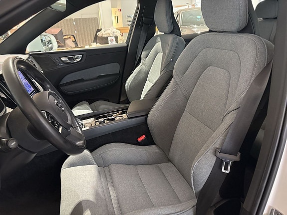 Volvo XC60 7 of 9
