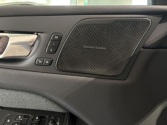 Volvo XC60 6 of 9