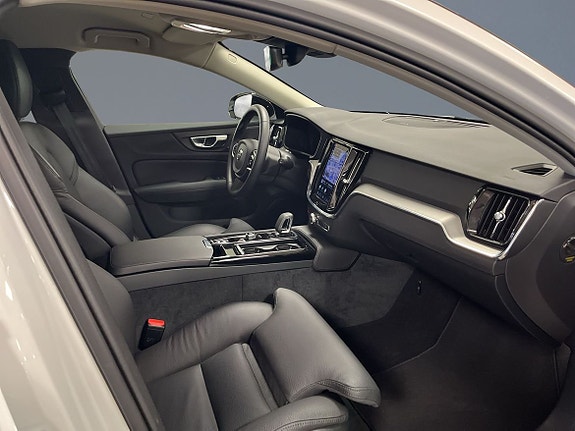 Volvo V60 7 of 11