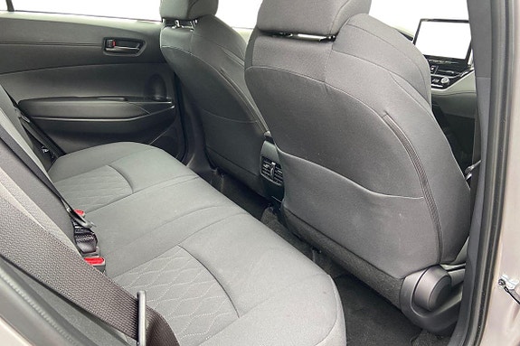 Toyota Corolla Cross 9 of 21