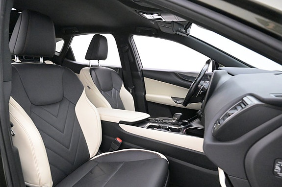 Lexus NX450h+ 15 of 27
