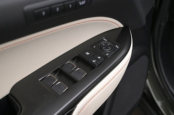 Lexus NX450h+ 12 of 27