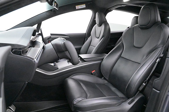 Tesla Model X 8 of 27