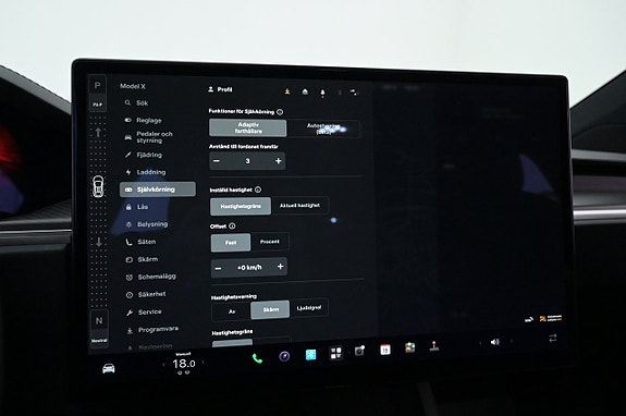 Tesla Model X 14 of 27