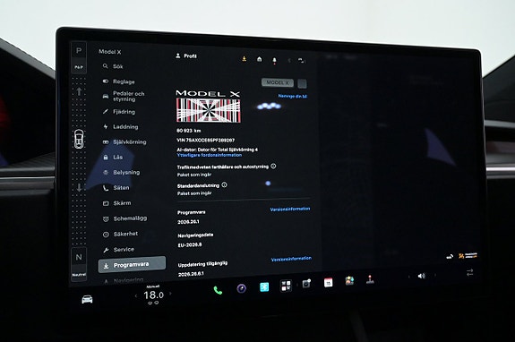 Tesla Model X 13 of 27