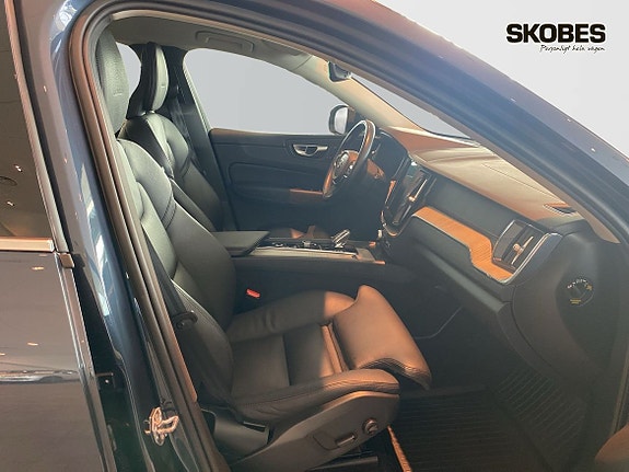 Volvo XC60 11 of 29