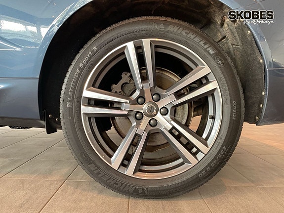Volvo XC60 17 of 29