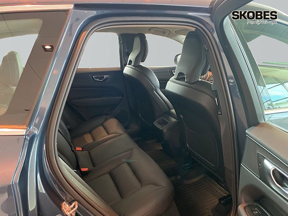 Volvo XC60 10 of 29