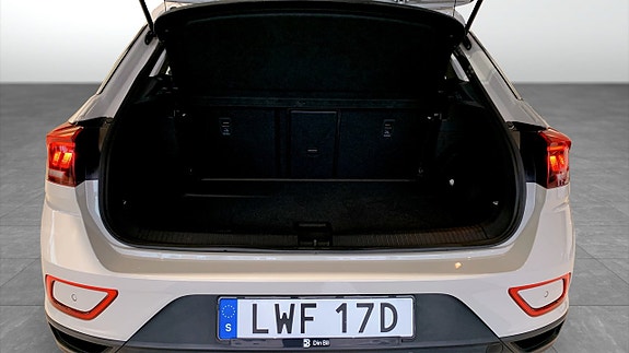 Volkswagen T-Roc 12 of 15