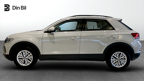 Volkswagen T-Roc 2 of 15