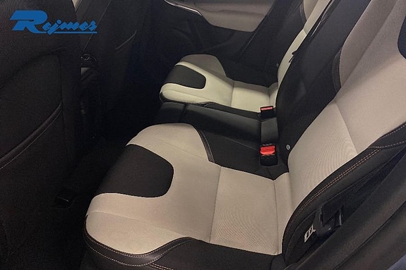 Volvo V40 Cross Country 11 of 12