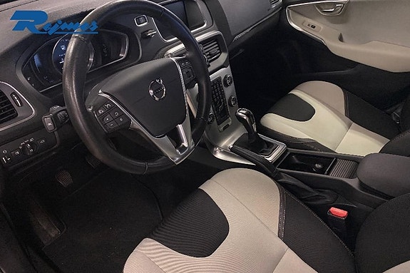 Volvo V40 Cross Country 12 of 12
