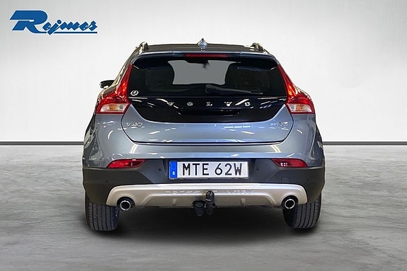 Volvo V40 Cross Country 7 of 12