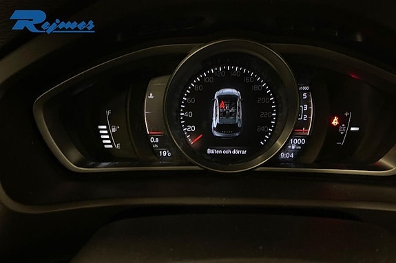 Volvo V40 Cross Country 5 of 12