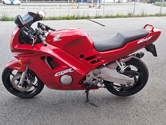 Honda CBR600F2 4 of 6