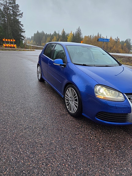 Volkswagen Golf V 2 of 6
