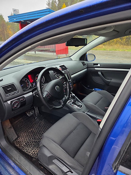 Volkswagen Golf V 6 of 6