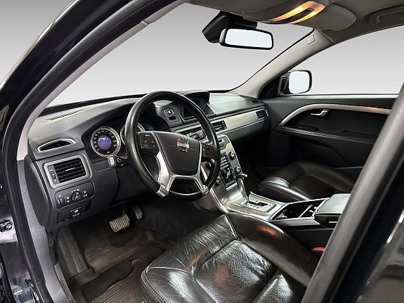 Volvo XC70 11 of 18