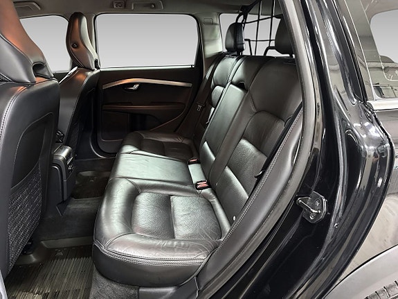 Volvo XC70 12 of 18