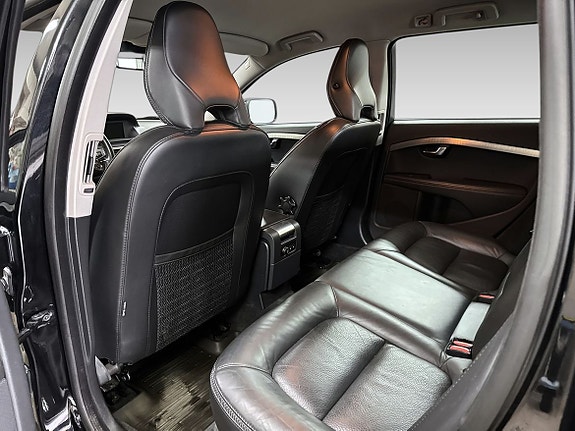Volvo XC70 13 of 18