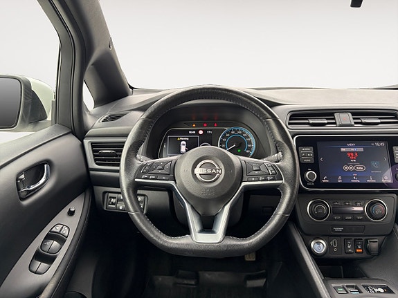 Nissan Leaf 12 of 17