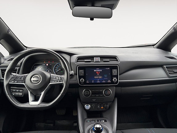 Nissan Leaf 11 of 17