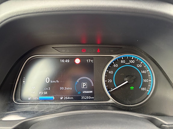 Nissan Leaf 14 of 17