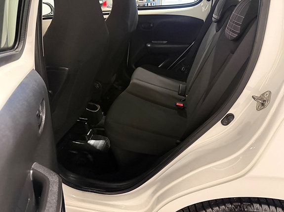 Peugeot 108 12 of 15