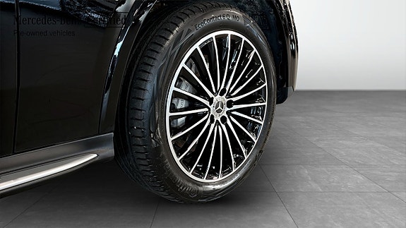 Mercedes-Benz GLC300 e 9 of 19