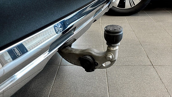 Mercedes-Benz GLC300 e 18 of 19