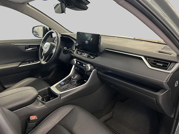Toyota RAV4 10 of 19