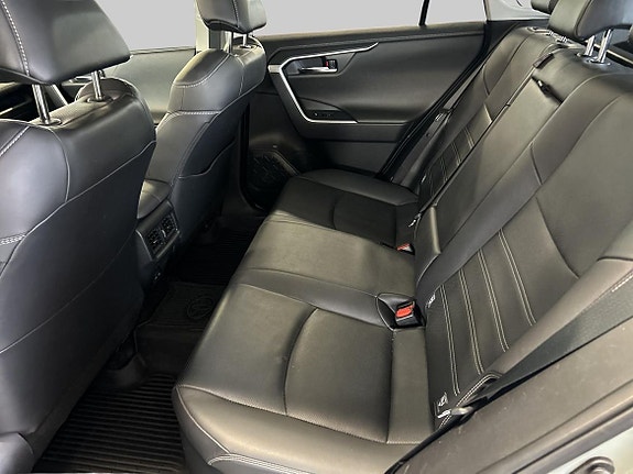 Toyota RAV4 11 of 19