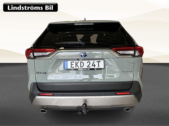 Toyota RAV4 8 of 19