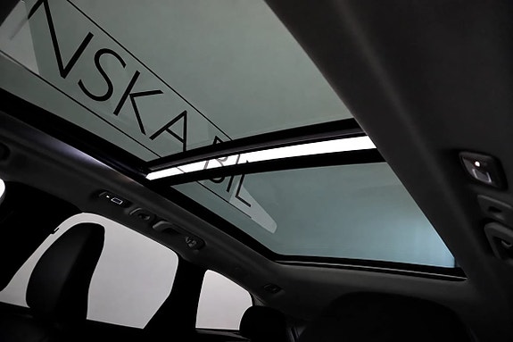 Volvo XC60 13 of 20